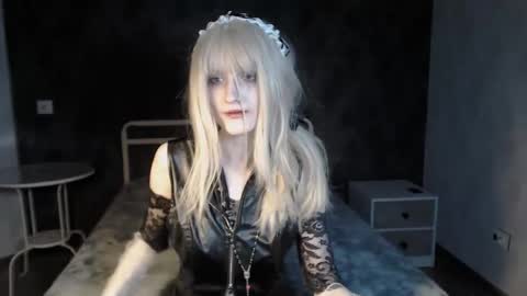 Snapshot of charlie_crystal chatting on November 2025 02:43:02 AM Charlie online show from November 2025 02:43:02 AM