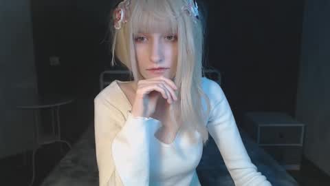 Snapshot of charlie_crystal chatting on December 2025 04:07:02 AM Charlie online show from December 2025 04:07:02 AM