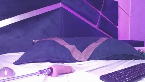 Snapshot of charlie_williams_1 chatting on January 2025 11:24:01 PM CHARLIE online show from January 2025 11:24:01 PM