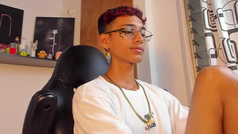 Snapshot of charlieerusso chatting on December 2024 06:33:02 AM Charles Russo online show from December 2024 06:33:02 AM