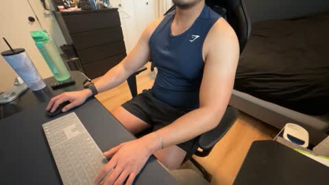 charliekkw online show from February 2026 08:34:02 PM