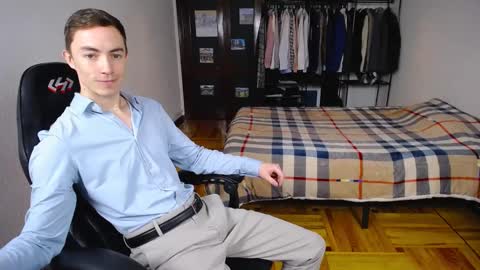 carlos reyes online show from February 2025 11:44:02 AM