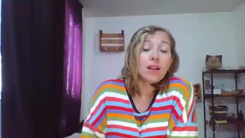 Snapshot of charlot_ponze chatting on January 2025 06:03:02 PM charlott online show from January 2025 06:03:02 PM