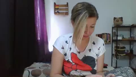 Snapshot of charlot_ponze chatting on January 2025 06:14:01 PM charlott online show from January 2025 06:14:01 PM