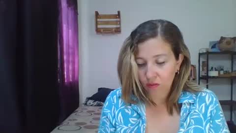 Snapshot of charlot_ponze chatting on March 2025 06:59:02 PM charlott online show from March 2025 06:59:02 PM