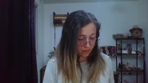 Snapshot of charlot_ponze chatting on February 2026 12:49:01 AM charlott online show from February 2026 12:49:01 AM