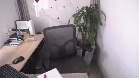 Snapshot of charlot_walker chatting on February 2025 09:41:02 PM Charlote Walker online show from February 2025 09:41:02 PM