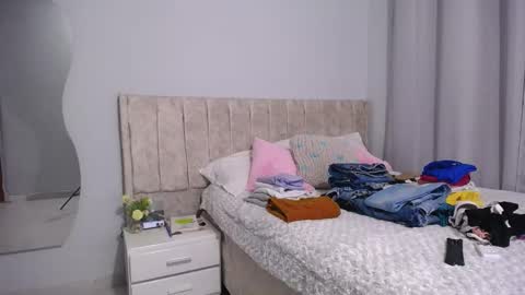 Snapshot of charlot_walker chatting on December 2025 11:56:02 PM Charlote Walker online show from December 2025 11:56:02 PM