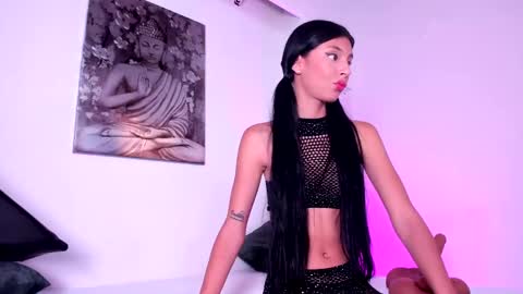 Snapshot of charlote_zc_ chatting on February 2025 07:52:01 PM Charlote online show from February 2025 07:52:01 PM