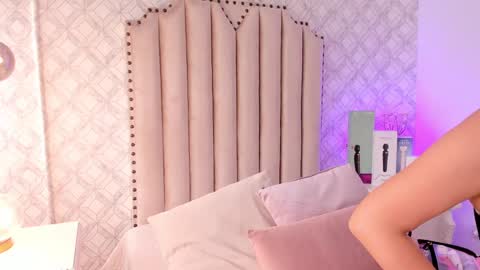   Charlotte  online show from February 2025 07:44:02 PM