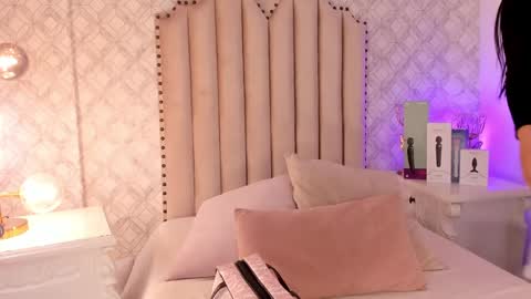   Charlotte  online show from February 2025 08:02:02 PM