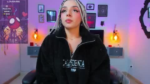 Charlotte online show from November 2025 04:22:02 AM