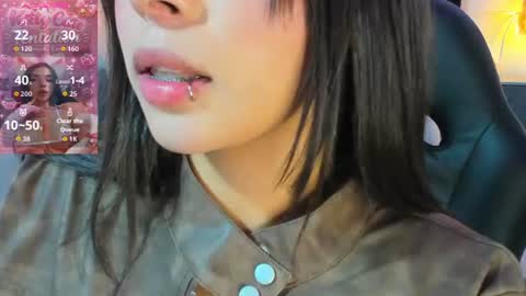 Snapshot of charlotte__benett chatting on July 2026 04:14:02 AM Charlotte online show from July 2026 04:14:02 AM