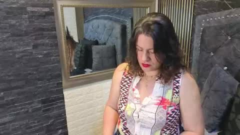 Snapshot of charlotte__g chatting on May 2026 11:17:01 AM charlotte online show from May 2026 11:17:01 AM
