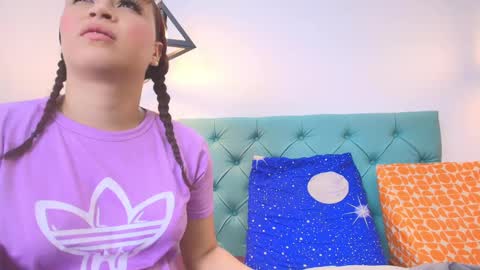 Snapshot of charlotte_and_zac chatting on February 2025 07:13:01 PM Charlotte and Zac online show from February 2025 07:13:01 PM