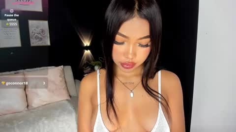 Snapshot of charlotte_es chatting on December 2024 08:44:02 PM Charlotte online show from December 2024 08:44:02 PM