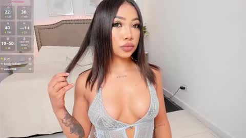 Snapshot of charlotte_es chatting on October 2025 07:43:01 PM Charlotte online show from October 2025 07:43:01 PM