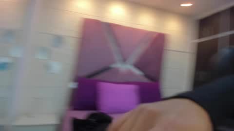 Charlotte Icee online show from December 2025 03:49:02 PM