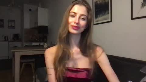 Snapshot of charlotte_roche chatting on October 2025 03:54:01 PM Charlotte Roche online show from October 2025 03:54:01 PM