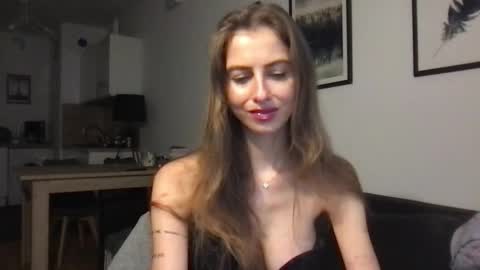 Snapshot of charlotte_roche chatting on October 2025 03:20:02 PM Charlotte Roche online show from October 2025 03:20:02 PM