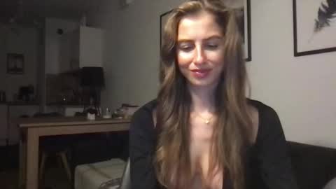 Snapshot of charlotte_roche chatting on November 2025 04:06:02 PM Charlotte Roche online show from November 2025 04:06:02 PM