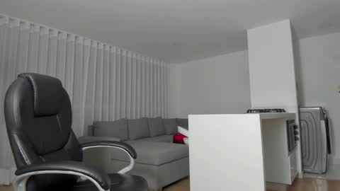 Yuli online show from January 2025 02:31:02 AM