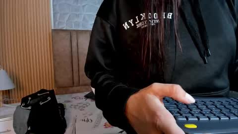 Snapshot of charlotte_whitee1 chatting on February 2026 11:18:01 AM Charlotte Everyday From 0700 to 1300 Col Time online show from February 2026 11:18:01 AM