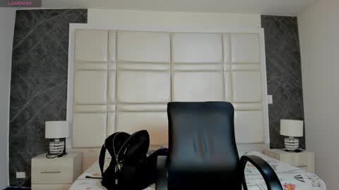 Snapshot of charlotte_whitee1 chatting on March 2026 11:35:01 AM Charlotte Everyday From 0700 to 1300 Col Time online show from March 2026 11:35:01 AM