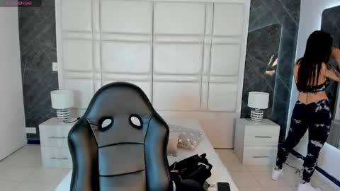 Snapshot of charlotte_whitee1 chatting on May 2026 11:27:02 AM Charlotte Everyday From 0700 to 1300 Col Time online show from May 2026 11:27:02 AM