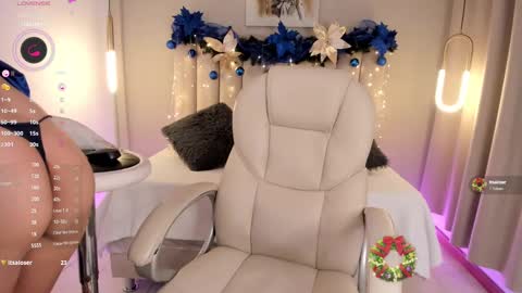 Snapshot of charlottedupontt chatting on December 2024 01:05:02 PM Charlotte online show from December 2024 01:05:02 PM