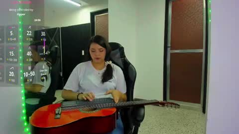 Snapshot of charlottee_starr chatting on October 2025 08:27:02 PM charlottee_starr online show from October 2025 08:27:02 PM