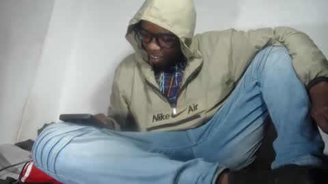 Snapshot of charly_vergonti_ chatting on November 2025 11:48:02 PM charly_vergonti_ online show from November 2025 11:48:02 PM