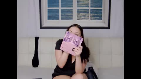 charming_lolla online show from September 2025 11:32:02 PM