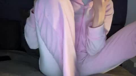 Vicky online show from May 2026 09:43:01 PM