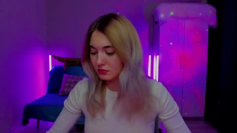 Snapshot of chatur_lady_ chatting on December 2024 07:03:02 AM Betty online show from December 2024 07:03:02 AM