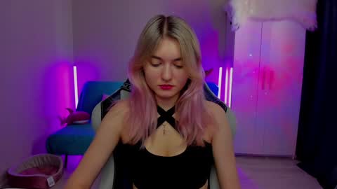 Snapshot of chatur_lady_ chatting on February 2025 05:31:01 AM Betty online show from February 2025 05:31:01 AM