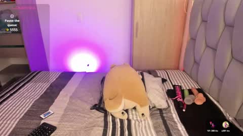 Sophie  online show from November 2025 11:10:01 AM