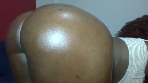 Snapshot of cheeky_charms chatting on January 2026 08:29:01 AM cheeky_charms online show from January 2026 08:29:01 AM