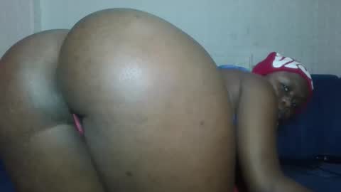 Snapshot of cheeky_charms chatting on February 2026 03:33:01 AM cheeky_charms online show from February 2026 03:33:01 AM