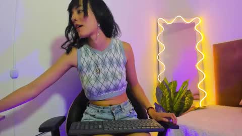 Snapshot of cheerry_tay1 chatting on December 2025 07:09:01 PM CHERRY online show from December 2025 07:09:01 PM