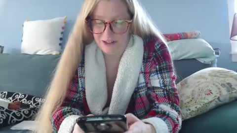 Snapshot of chelseasentra1 chatting on December 2024 05:37:01 PM Chelsea online show from December 2024 05:37:01 PM