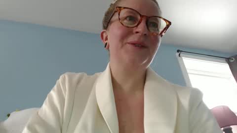 Snapshot of chelseasentra1 chatting on January 2025 05:12:02 PM Chelsea online show from January 2025 05:12:02 PM