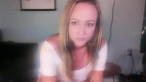 chelsee lynn online show from October 2025 04:24:01 AM