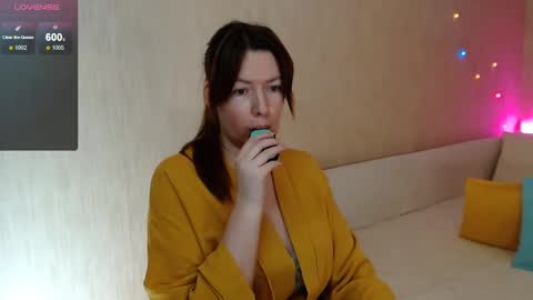 Snapshot of chelsey_rayne chatting on March 2025 08:53:01 PM Instagram faroffland online show from March 2025 08:53:01 PM