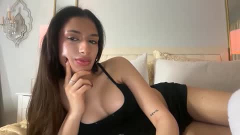 cherliecarmen online show from December 2025 04:40:01 AM