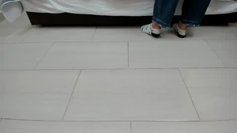 Emma  online show from November 2025 11:21:02 AM