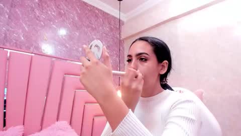 Emma  online show from November 2025 11:36:02 AM