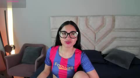 cherry_bunnyx online show from January 2026 03:53:01 AM