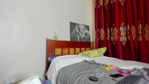 Snapshot of cherry_falls chatting on October 2025 08:37:02 AM cherry_falls online show from October 2025 08:37:02 AM