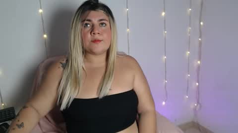 Snapshot of cherry_mia12 chatting on October 2025 11:37:01 PM mia online show from October 2025 11:37:01 PM